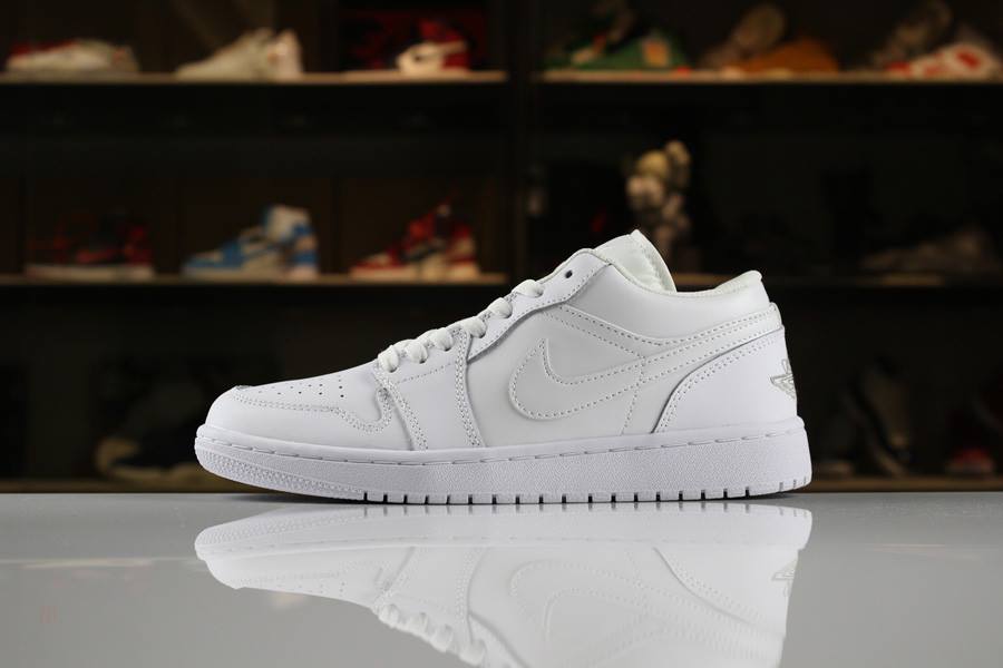 Tenisky Nike Air Jordan 1 Low Damske Biele Slovensko | SK-VXRIBQ954