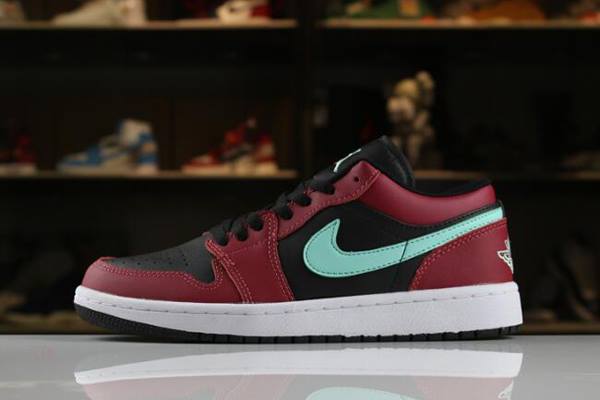 Tenisky Nike Air Jordan 1 Low Damske Čierne Zelene Červené Biele Slovensko | SK-NGSIPL682