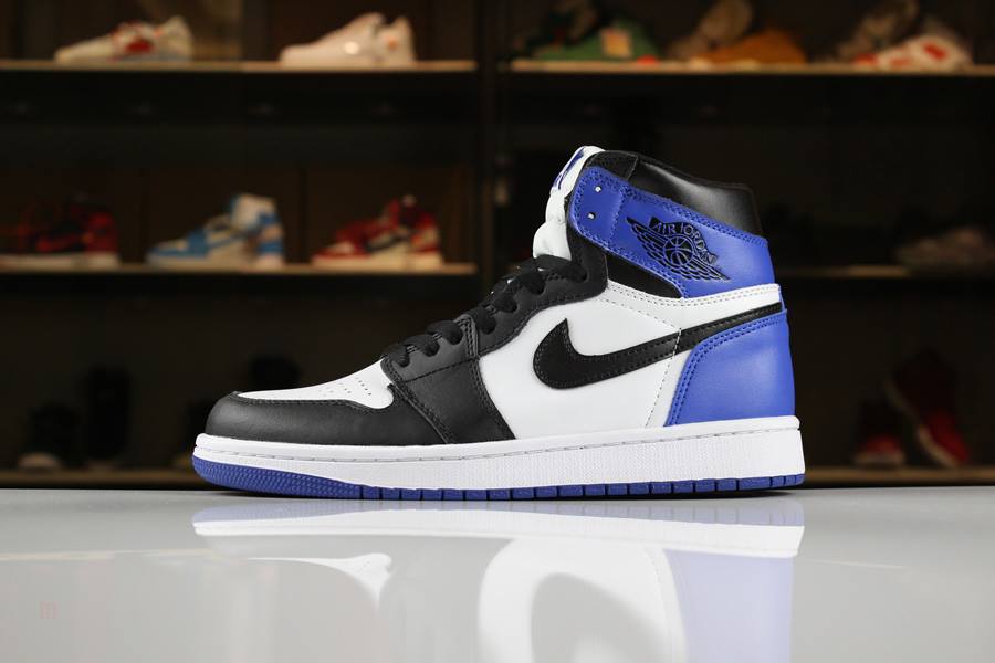 Tenisky Nike Air Jordan 1 Retro High OG Panske Biele Čierne Modre Slovensko | SK-KHPEYZ217