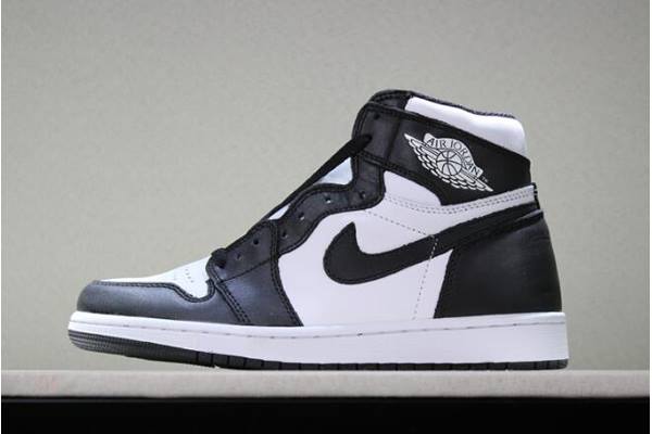 Tenisky Nike Air Jordan 1 Retro High OG Panske Čierne Biele Slovensko | SK-MQSKCJ704