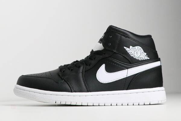 Tenisky Nike Air Jordan 1 Stredne Panske Čierne Biele Slovensko | SK-JYZSKH176