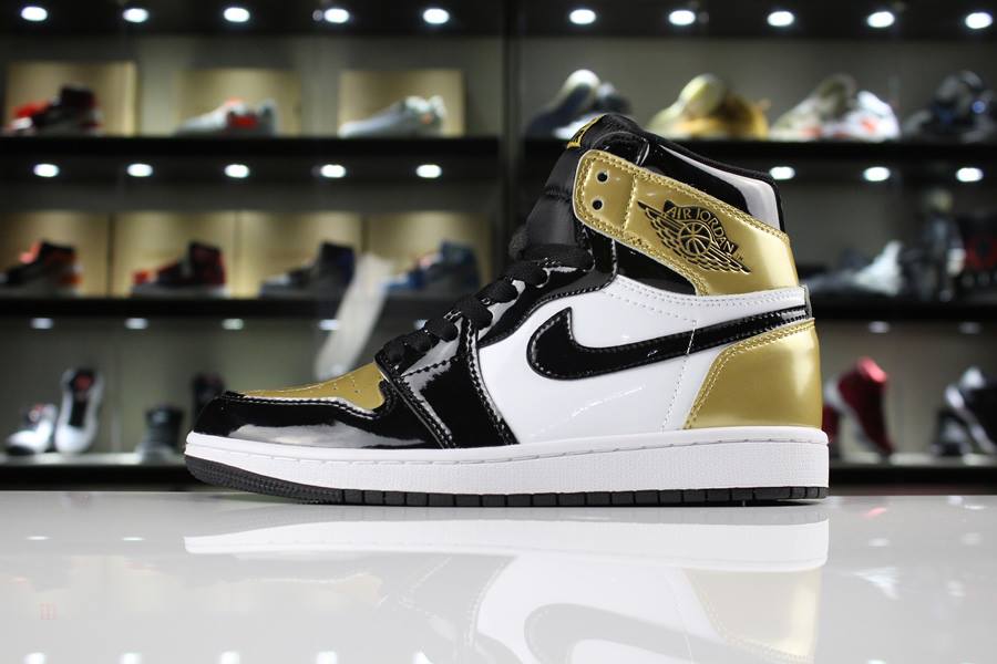 Tenisky Nike and Air Jordan 1 Retro High OG NRG Gold Spicou Damske Zlate Čierne Biele Metal Zlate Slovensko | SK-SQRIKD590
